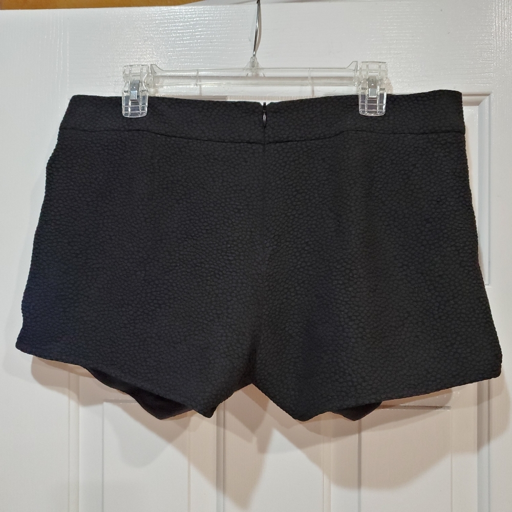 Kensie satin textured skorts NWOT - Picture 3 of 8